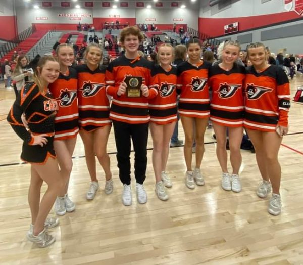 Cheerleaders place 1st at Alton