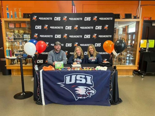 Camryn Luthy signs to University of Southern Indiana