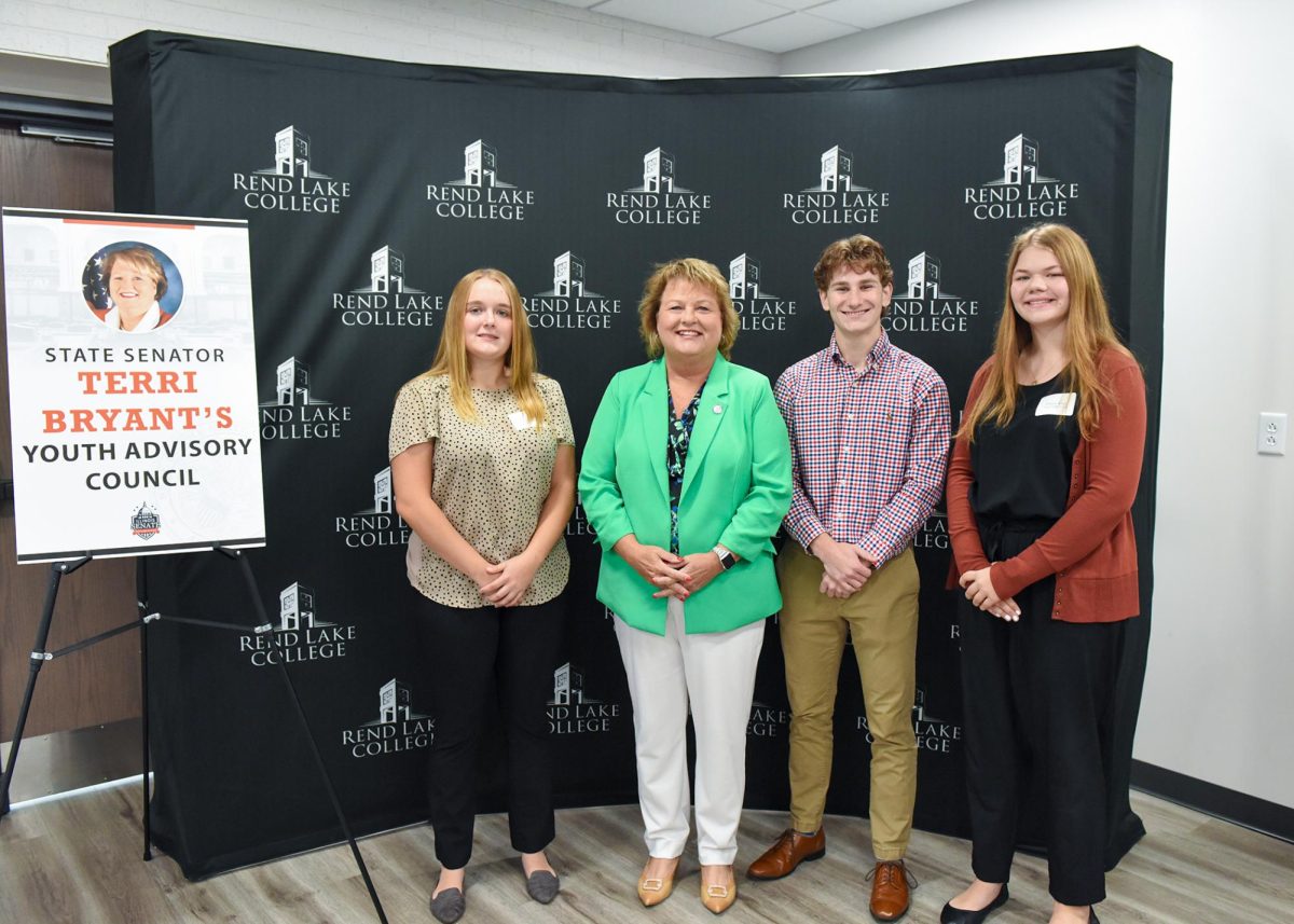 Rylie Conley, Jack Heffernan, and Whitney Sulser with State Senator Terri Bryant