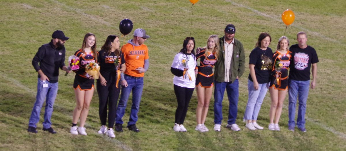 The three senior cheerleaders!