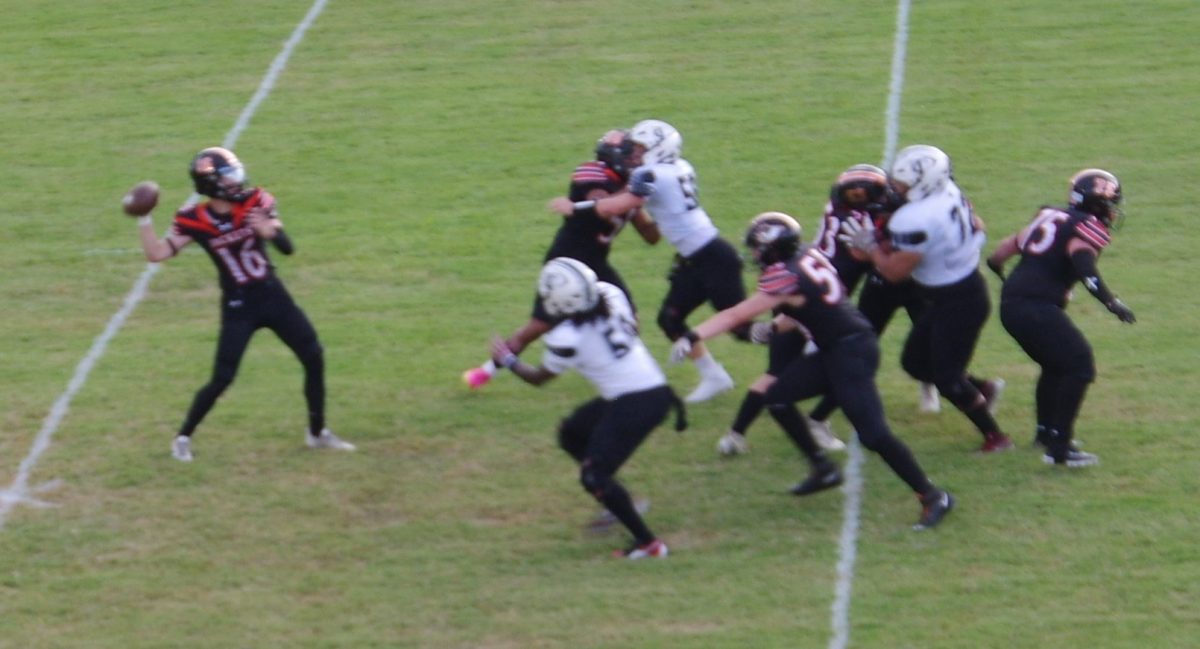 Senior Tray Peters Trow to McCartney